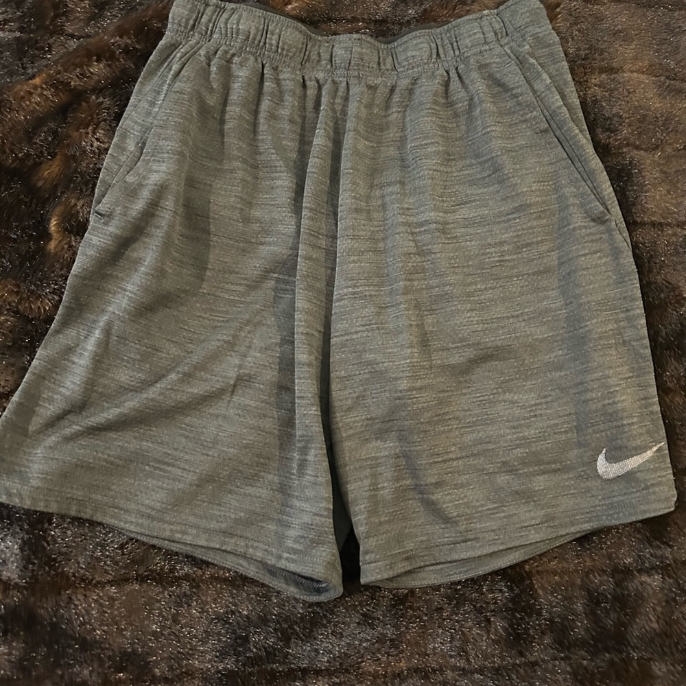 Nike Dri-Fit Black Athletic Shorts Men’s Medium Elastic Waist